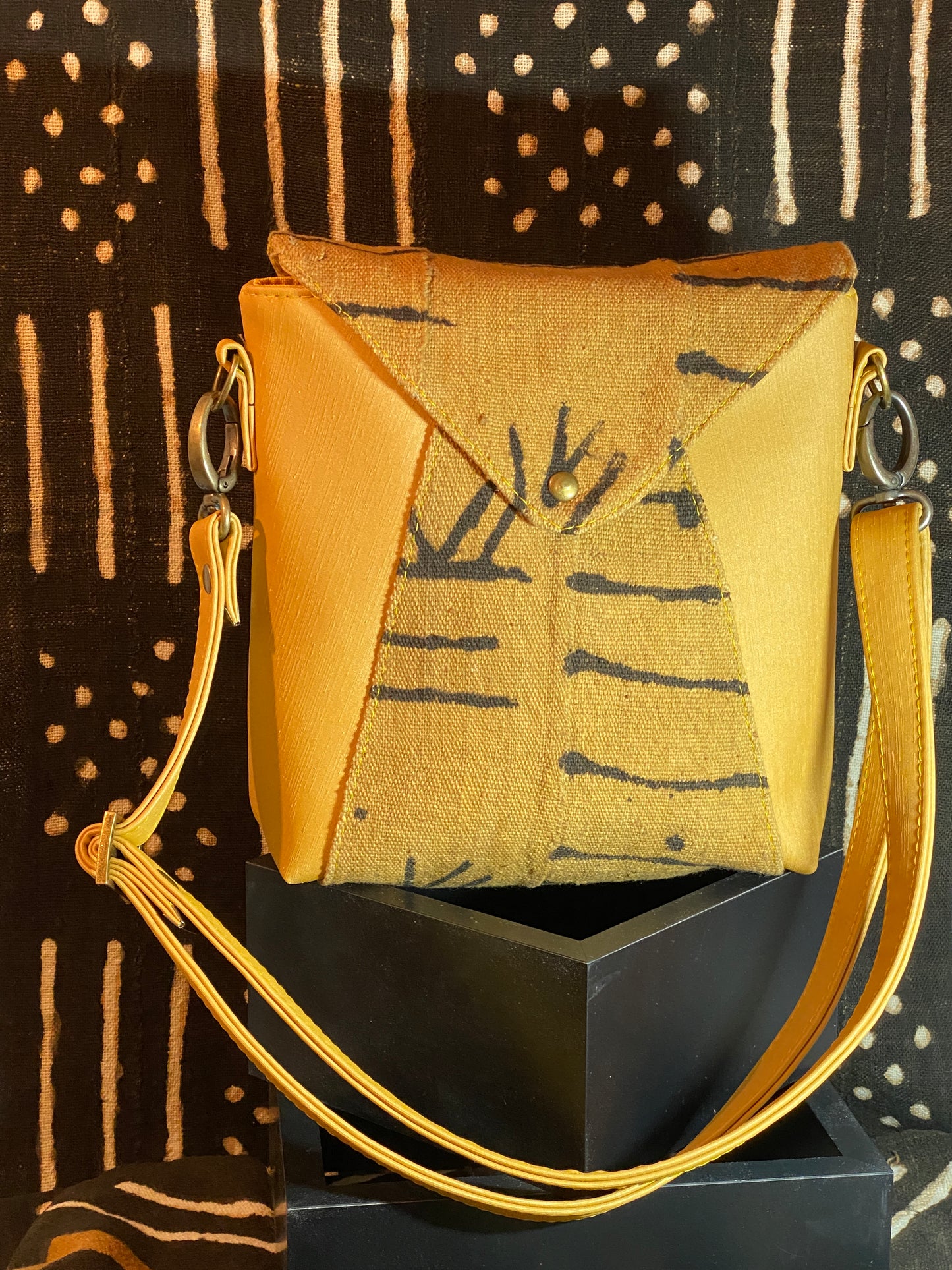 V-Point Front Shoulder Bag-Mustard